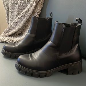 Wild Diva Lounge Boots